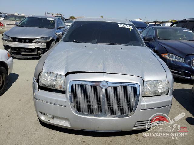 2C3CA5CV0AH233098 2010 CHRYSLER 300 photo no. 5