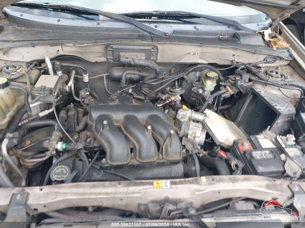 1FMCU04191KA64236 2001 FORD ESCAPE photo no. 10