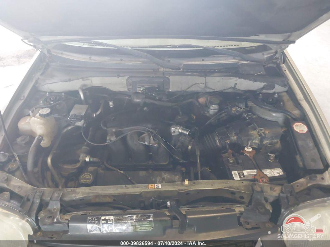 1FMYU93104KA25101 2004 FORD ESCAPE photo no. 10