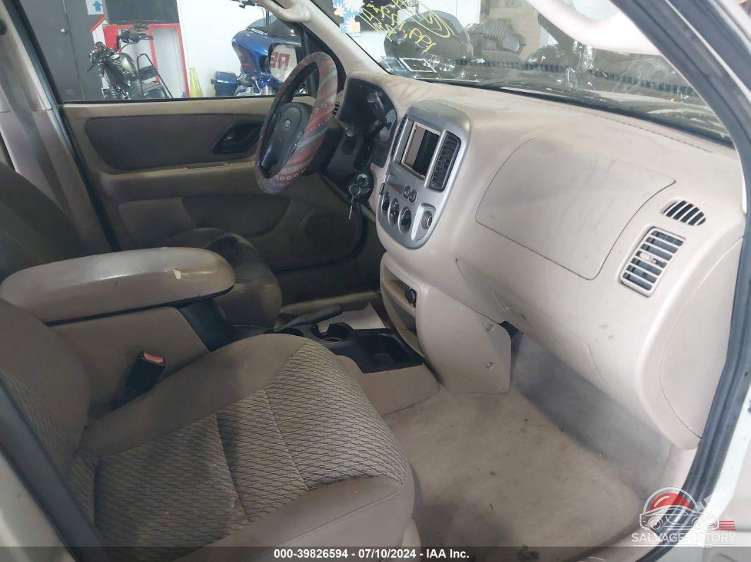1FMYU93104KA25101 2004 FORD ESCAPE photo no. 5