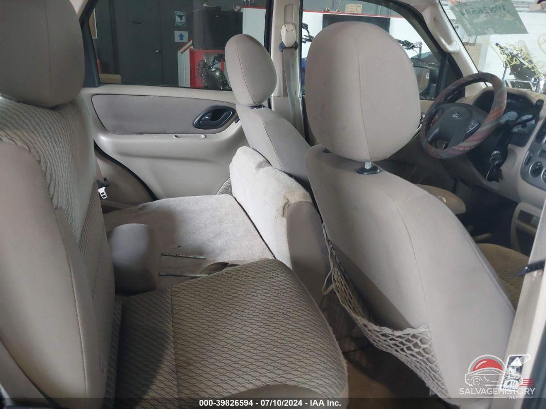 1FMYU93104KA25101 2004 FORD ESCAPE photo no. 8