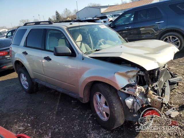 1FMCU9DG5AKC47612 2010 FORD ESCAPE photo no. 4