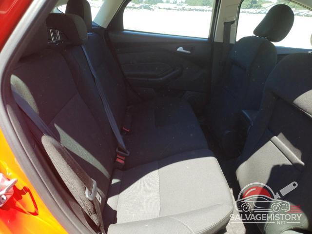 1FADP3K2XFL315303 2015 FORD FOCUS photo no. 10
