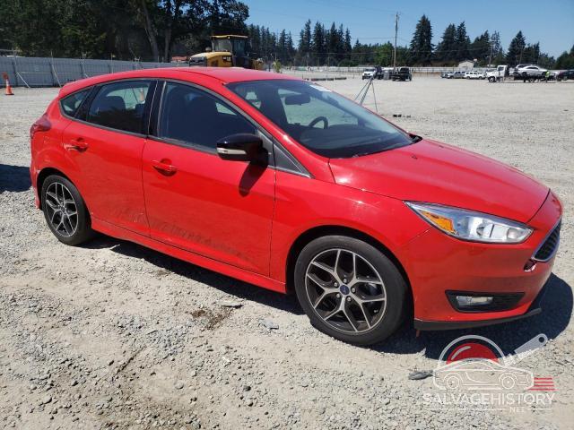 1FADP3K2XFL315303 2015 FORD FOCUS photo no. 4