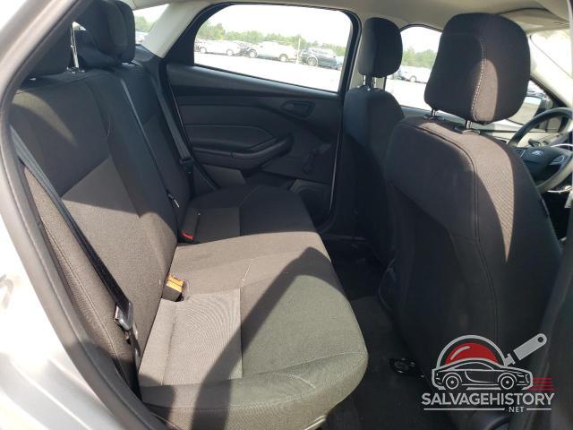 1FADP3E25JL255788 2018 FORD FOCUS photo no. 10