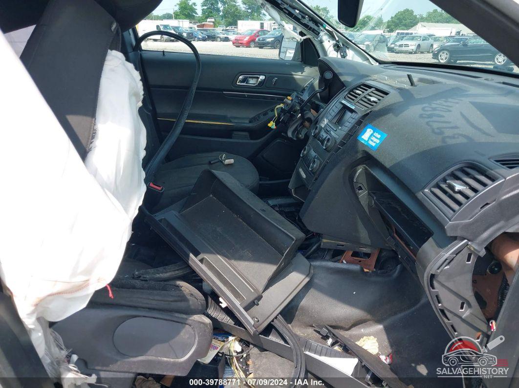 1FM5K8AR1KGB22884 2019 FORD POLICE INTERCEPTOR UTILITY photo no. 5