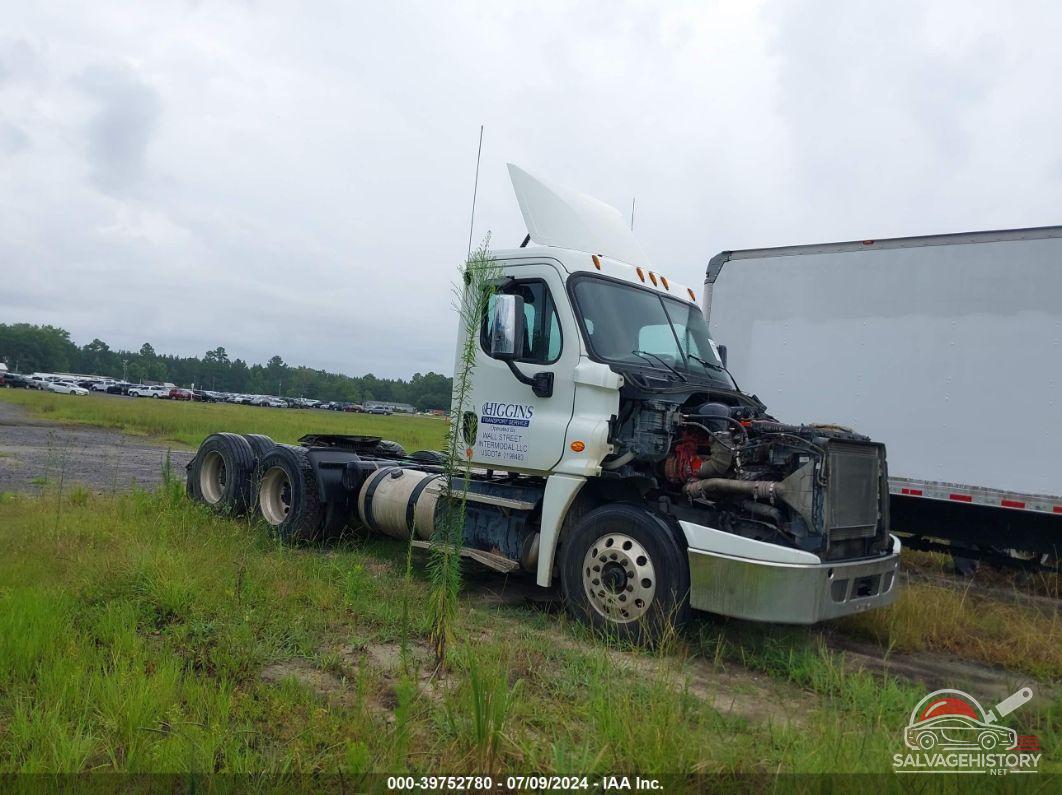 3AKJGEBG5GDHH0341 2016 FREIGHTLINER CASCADIA 125 photo no. 3