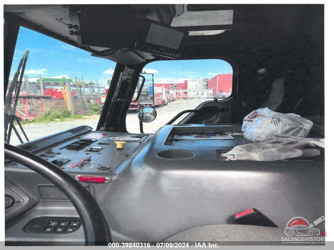 1FVHCFAK63RL73870 2003 FREIGHTLINER COE photo no. 5