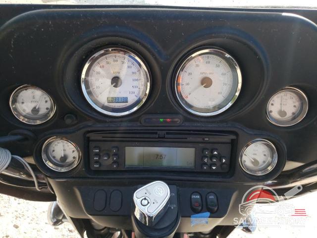 1HD1KB416AB640831 2010 HARLEY-DAVIDSON FL photo no. 7