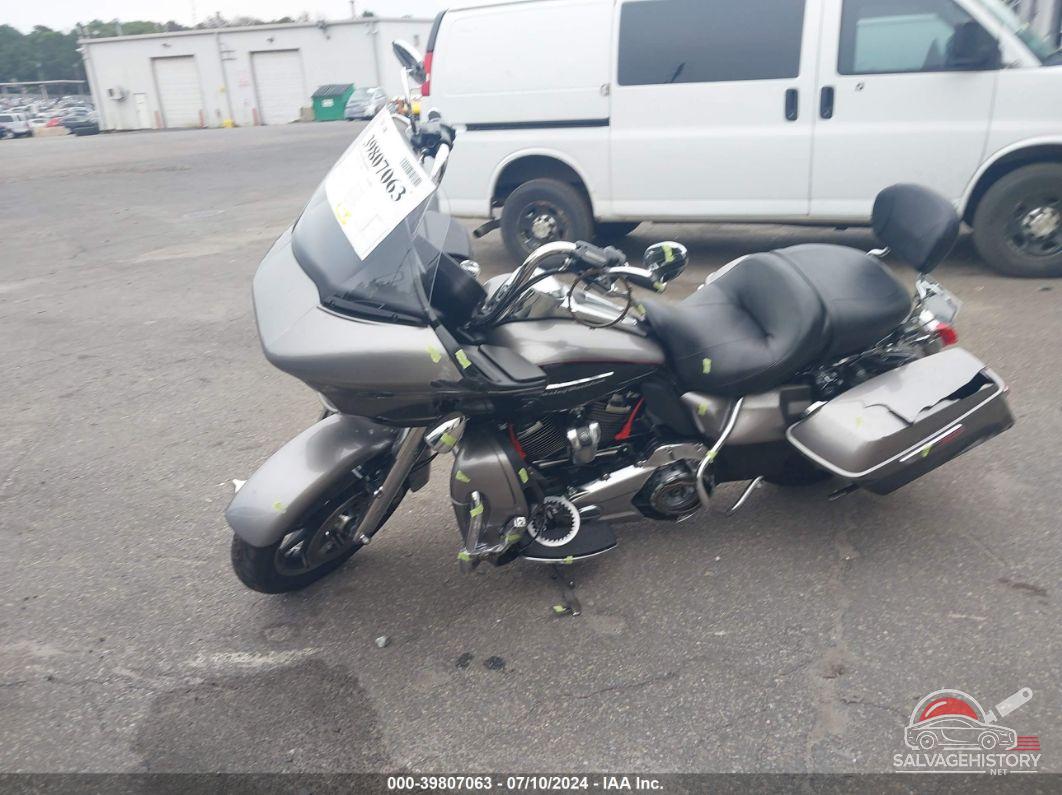 1HD1KGD16HB628752 2017 HARLEY-DAVIDSON FLTRU photo no. 9