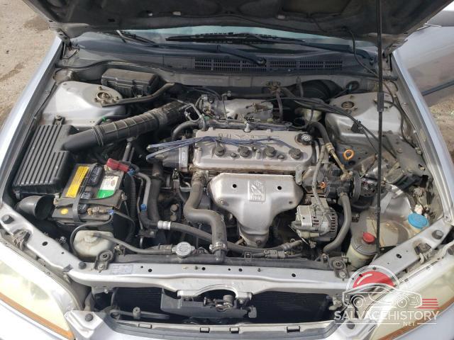 1HGCG5648XA138066 1999 HONDA ACCORD photo no. 11