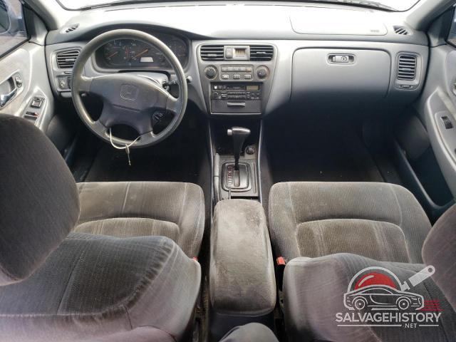 1HGCG5648XA138066 1999 HONDA ACCORD photo no. 8