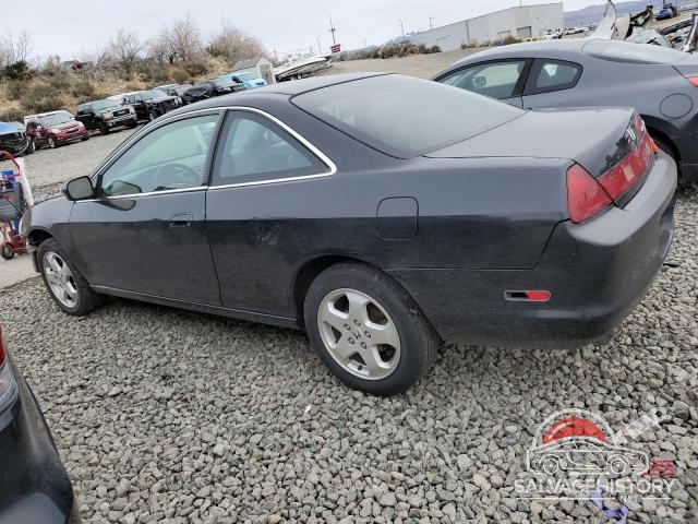 1HGCG2251YA013246 2000 HONDA ACCORD photo no. 2