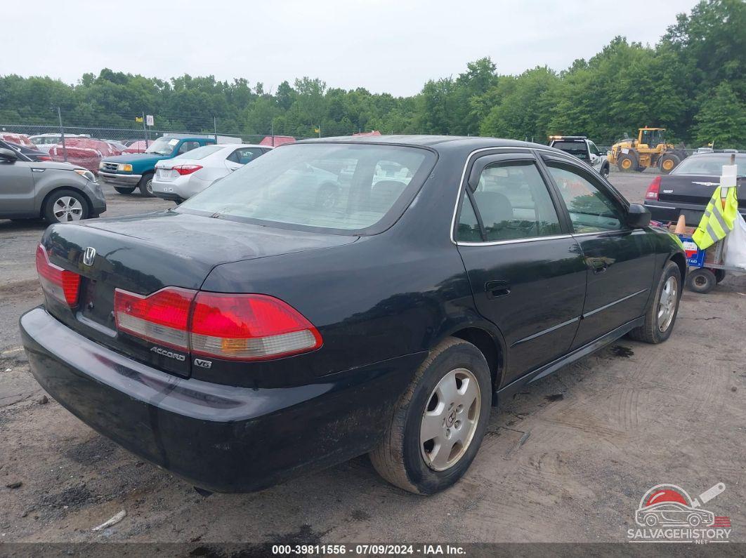 1HGCG16582A013689 2002 HONDA ACCORD photo no. 4