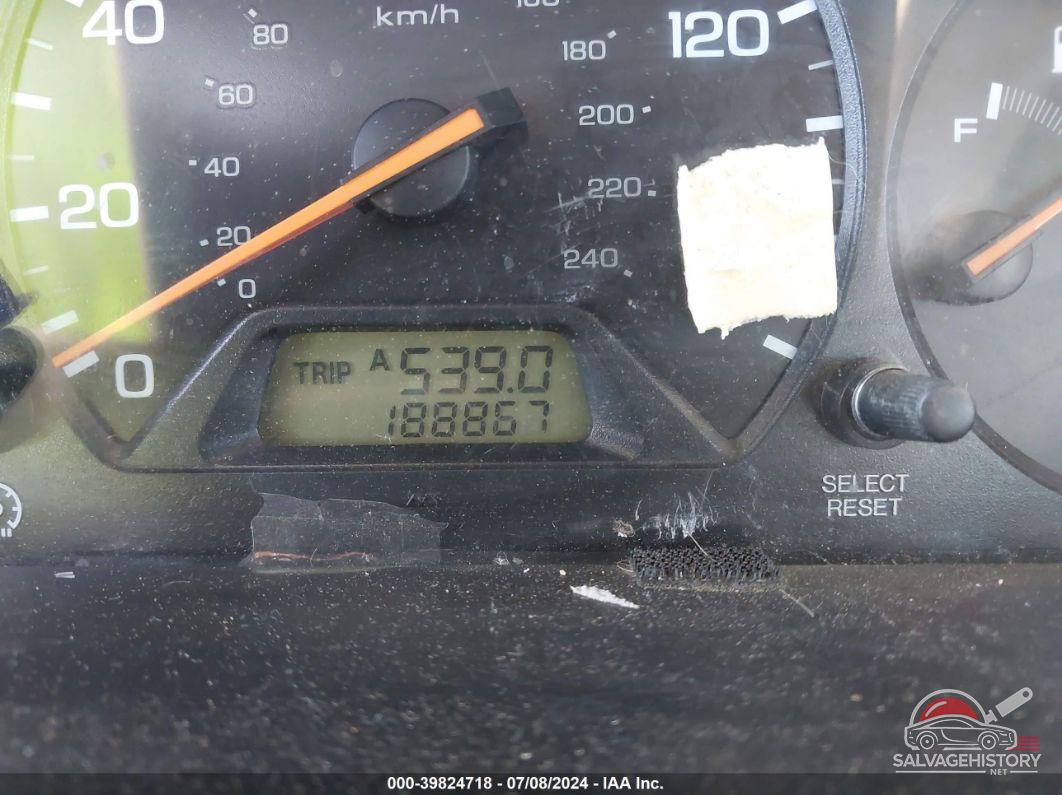 1HGCG566X2A120257 2002 HONDA ACCORD photo no. 7