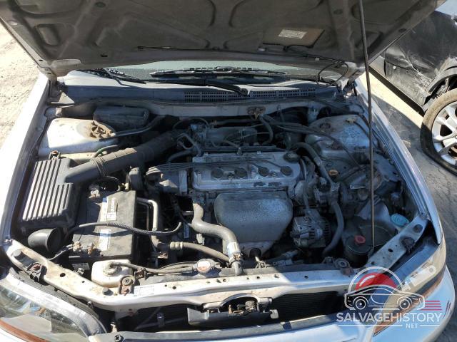 1HGCG65572A065944 2002 HONDA ACCORD photo no. 11