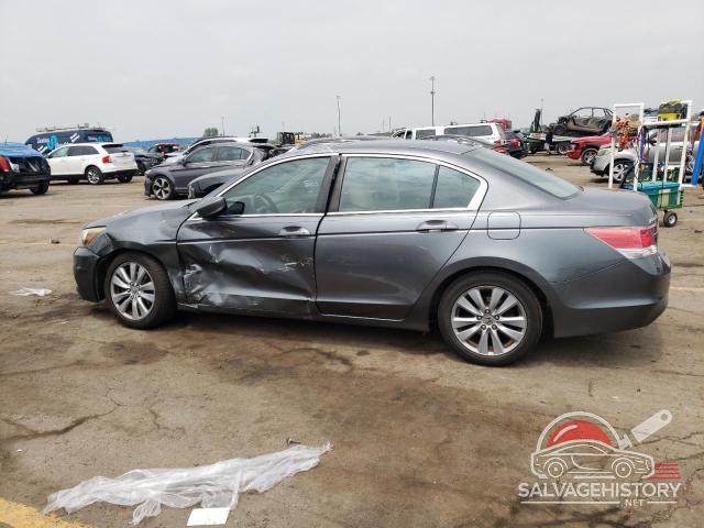 1HGCP2F86BA004702 2011 HONDA ACCORD photo no. 2
