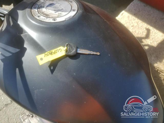 JH2SC48142M000428 2002 HONDA CB CYCLE photo no. 8