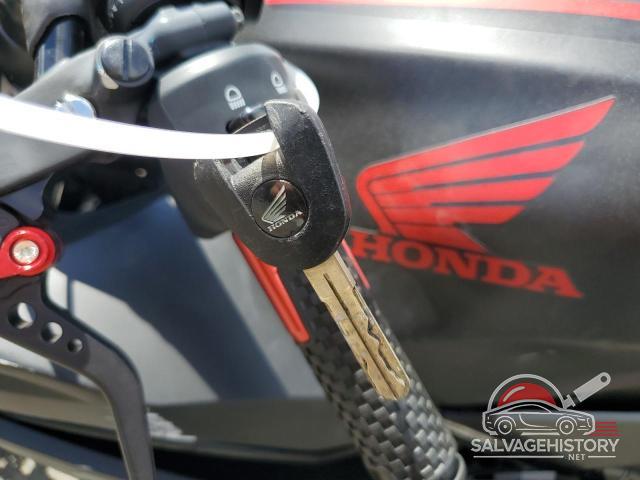 MLHPC4414J5500339 2018 HONDA CBR CYCLE photo no. 8