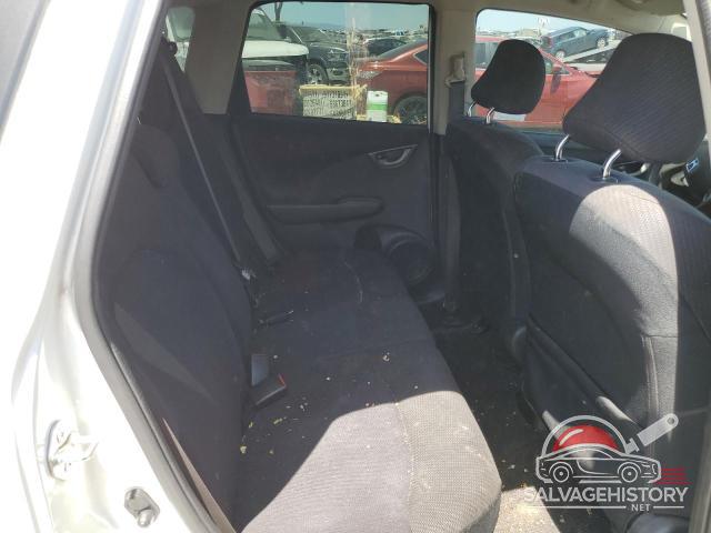 JHMGE8H5XDC043990 2013 HONDA FIT photo no. 10