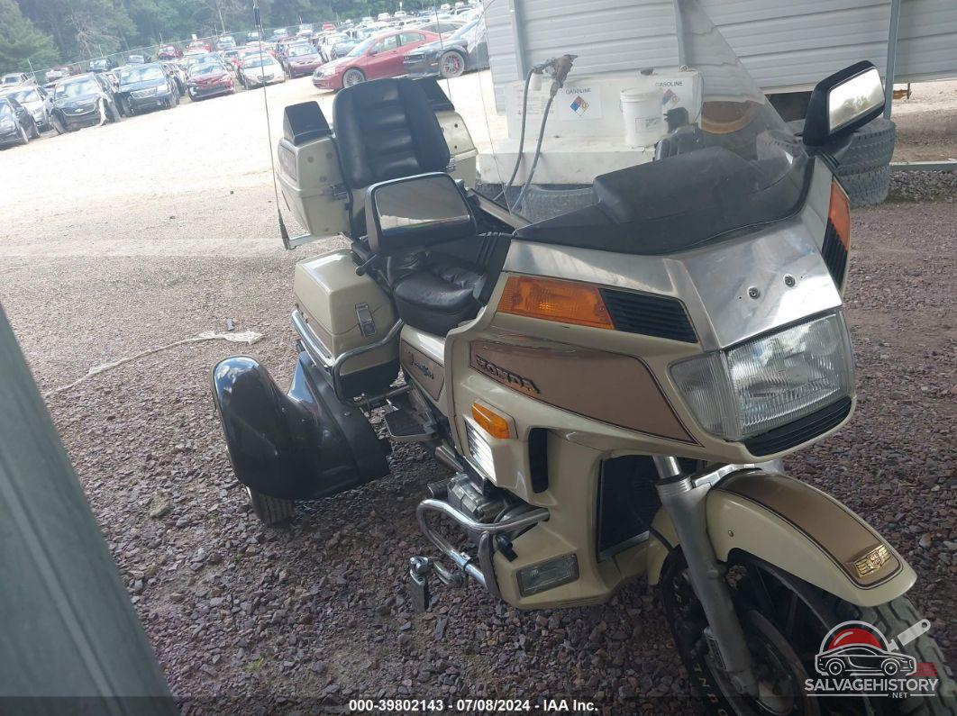 1HFSC1460GA220155 1986 HONDA GL12 photo no. 2