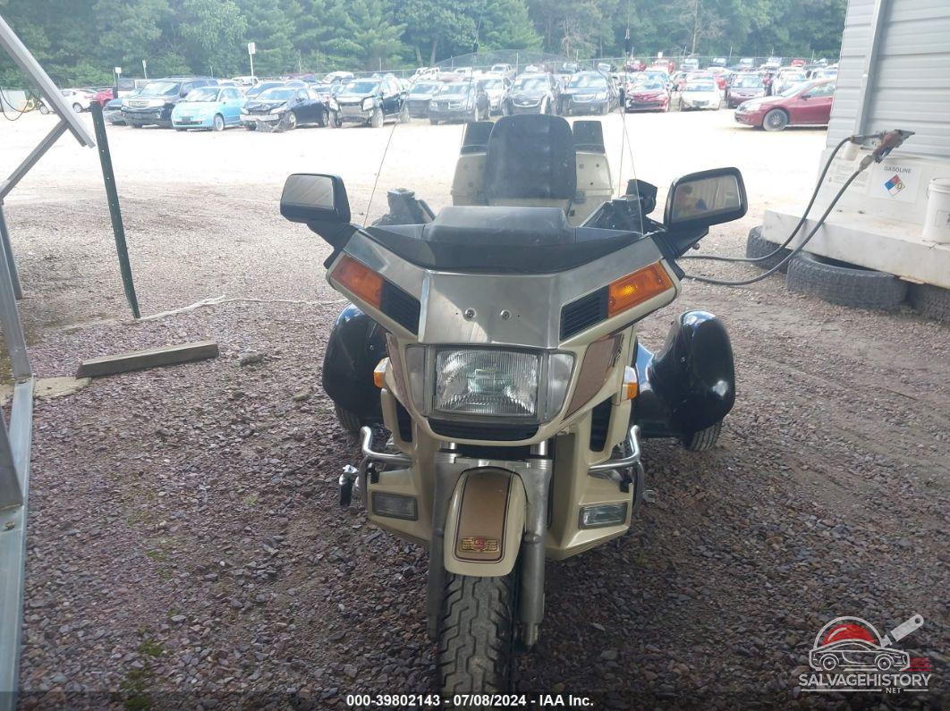 1HFSC1460GA220155 1986 HONDA GL12 photo no. 5