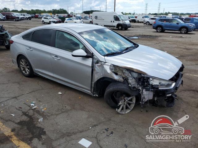 5NPE24AFXJH627397 2018 HYUNDAI SONATA photo no. 4