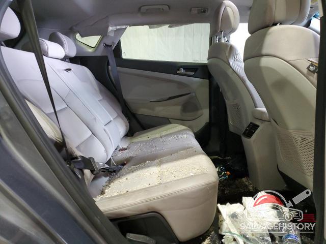 KM8J3CA2XJU689015 2018 HYUNDAI TUCSON photo no. 11