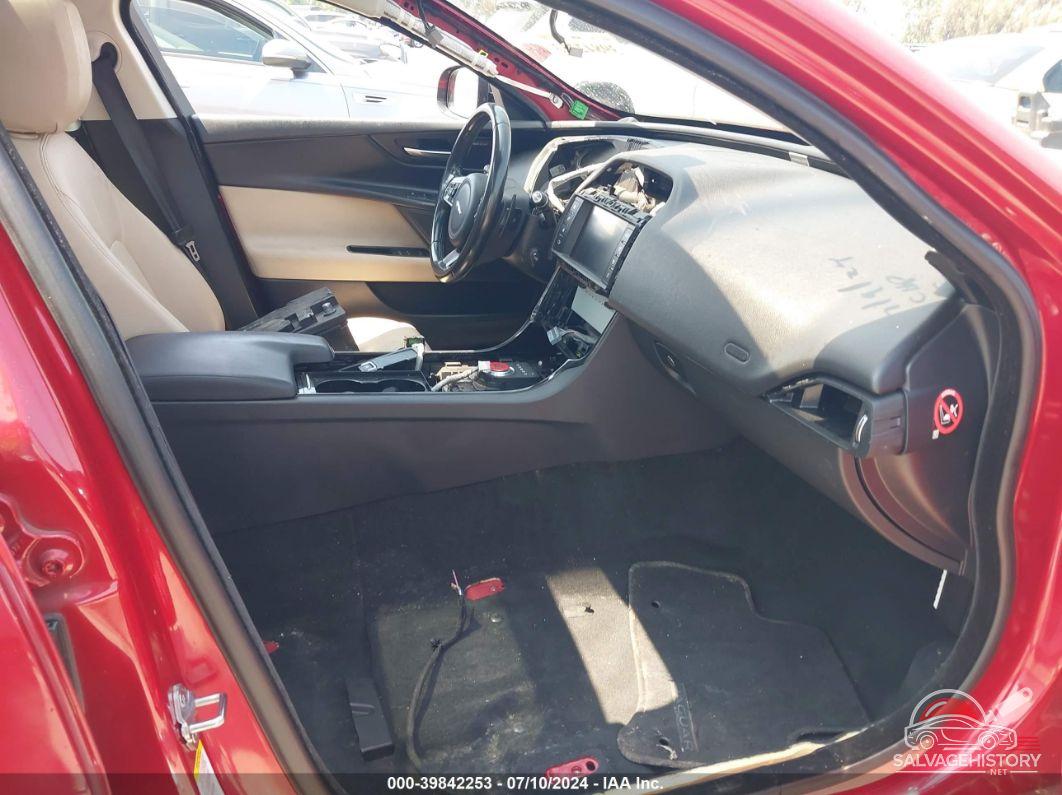 SAJAD4FX5JCP36390 2018 JAGUAR XE photo no. 5