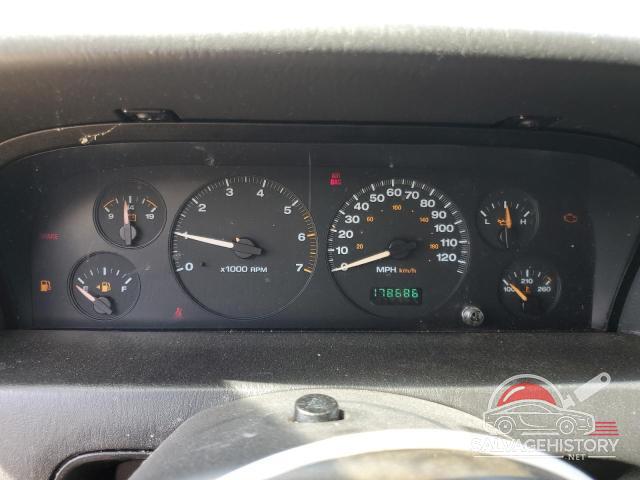 1J4GX48S42C251395 2002 JEEP GRAND CHER photo no. 9