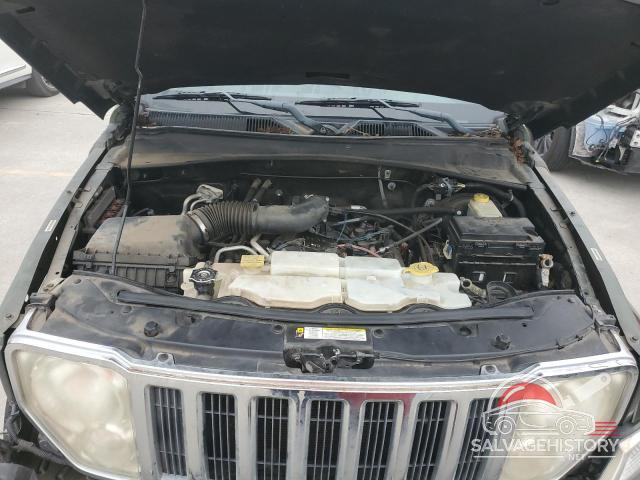 1J8GN58K38W197640 2008 JEEP LIBERTY photo no. 11