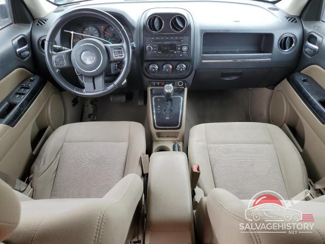 1J4NF1GB1BD275643 2011 JEEP PATRIOT SP photo no. 8