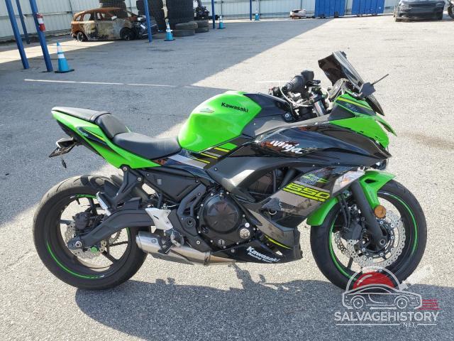 JKAEXEK11JDA26876 2018 KAWASAKI EX650 F photo no. 5