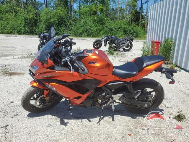 JKAEXEJ13HDA01392 2017 KAWASAKI EX650 J photo no. 3