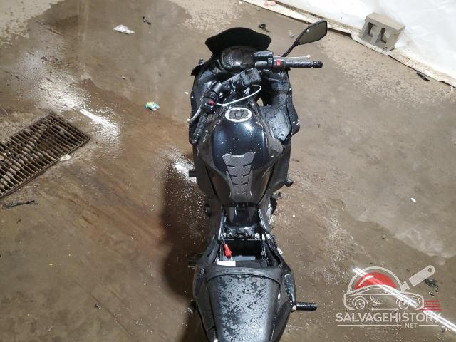 JKAEXEJ14KDA04163 2019 KAWASAKI EX650 J photo no. 6