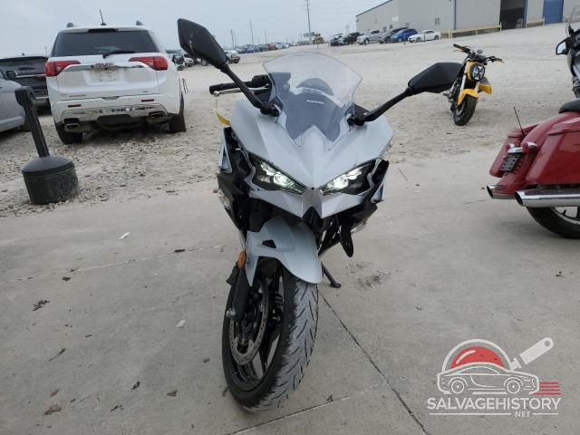 ML5EXGG14RDA00871 2024 KAWASAKI NINJA 900 photo no. 2