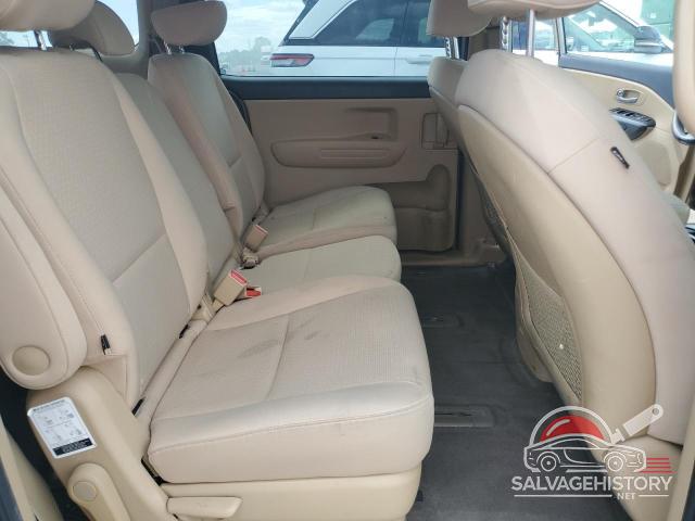 KNDMB5C14G6182726 2016 KIA All Models photo no. 10