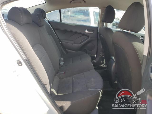 3KPFK4A76HE123862 2017 KIA FORTE photo no. 10