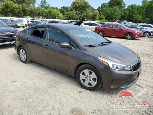 3KPFL4A79HE144086 2017 KIA FORTE photo no. 4