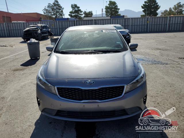 3KPFL4A70JE278216 2018 KIA FORTE photo no. 5