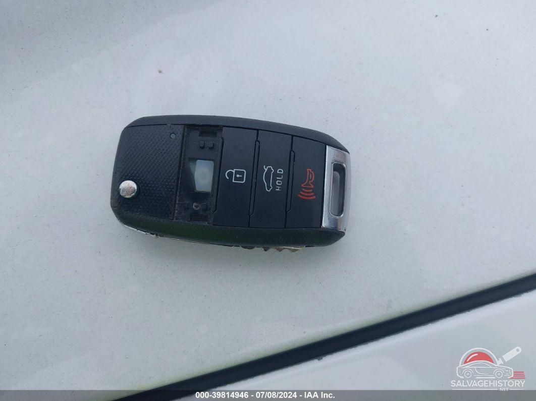 3KPFL4A7XJE230268 2018 KIA FORTE photo no. 11