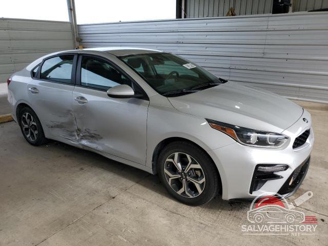 3KPF24AD8ME294712 2021 KIA FORTE photo no. 4