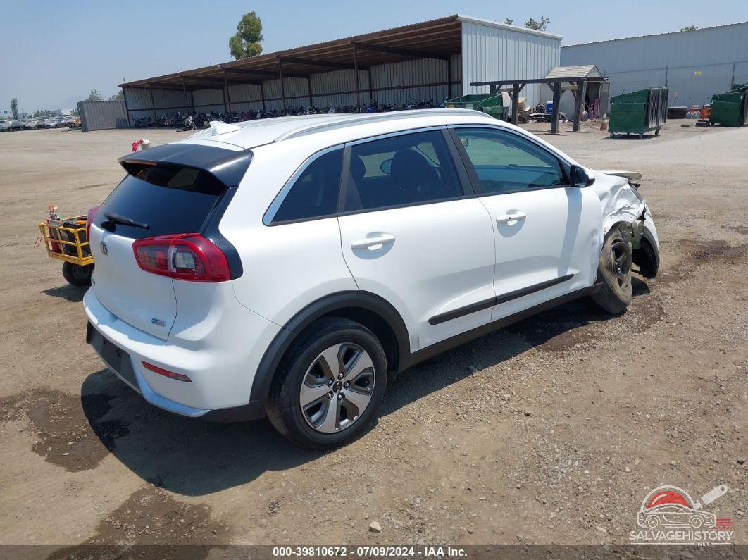 KNDCB3LC6J5204613 2018 KIA NIRO photo no. 4