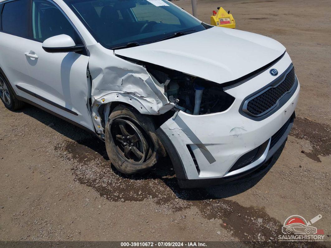 KNDCB3LC6J5204613 2018 KIA NIRO photo no. 6