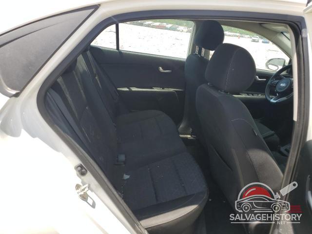 3KPA24AB2JE072137 2018 KIA RIO photo no. 10