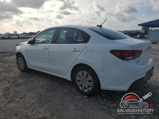 3KPA24AB3JE086564 2018 KIA RIO photo no. 2