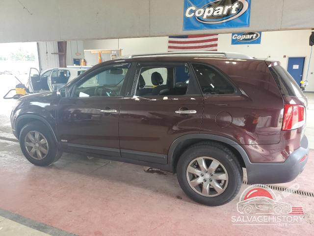 5XYKTCA12BG004590 2011 KIA SORENTO photo no. 2