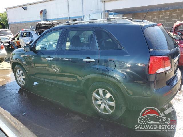5XYKT3A64CG304581 2012 KIA SORENTO photo no. 2