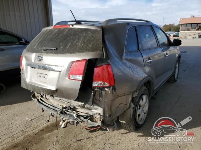 5XYKTCA64CG267631 2012 KIA SORENTO photo no. 4