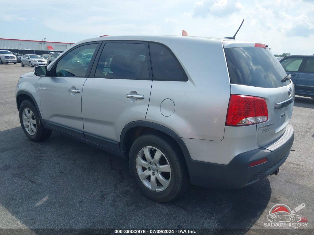 5XYKT3A11DG377669 2013 KIA SORENTO photo no. 3